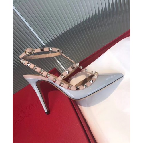 Valentino Garavani Rockstud Pumps Heels VRPH1146004 